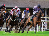 Bond Broker winning at Fakenham - 12 April 2024